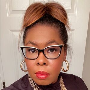 Meet your Posher, Erica